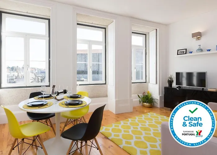 Host Wise - Colorful Stunning Sunlit Flat
