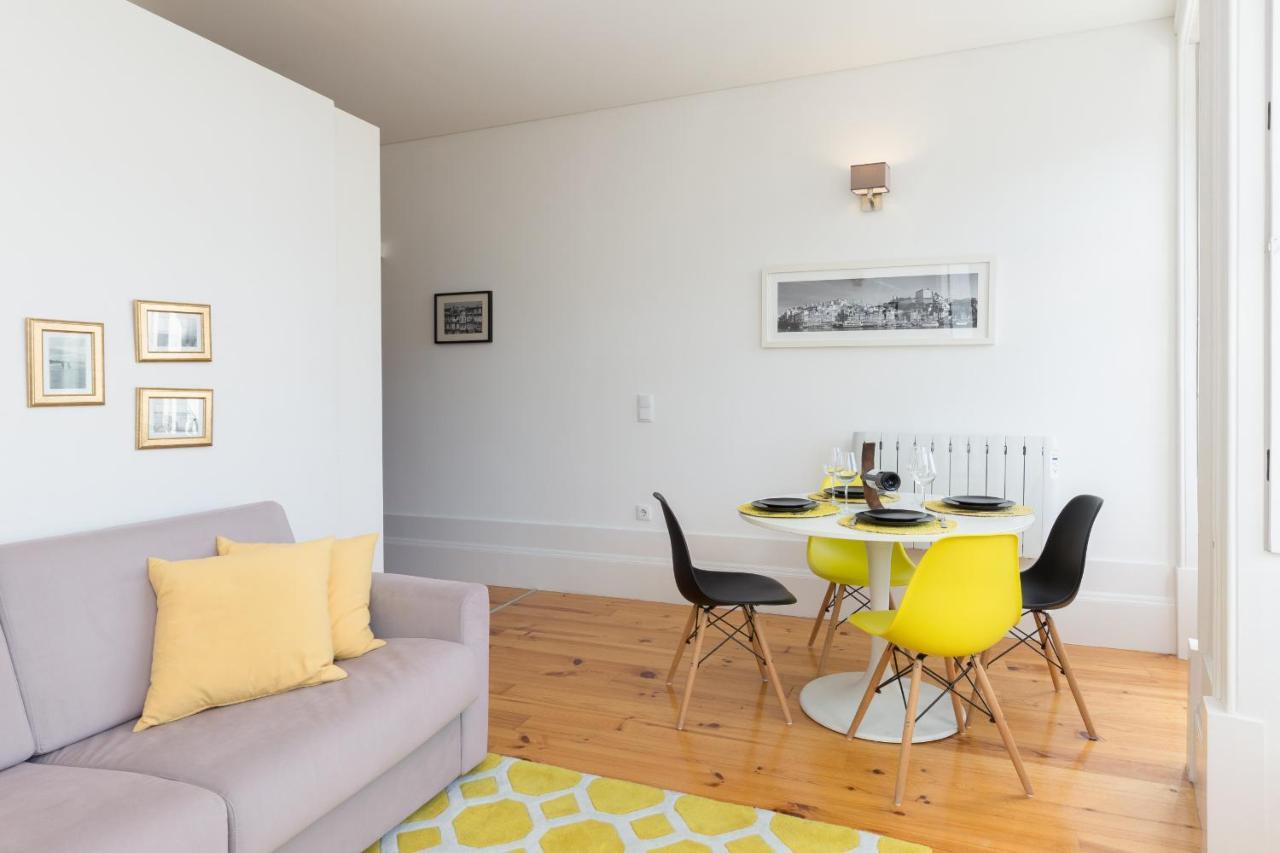 Host Wise - Colorful Stunning Sunlit Flat Apartment Porto