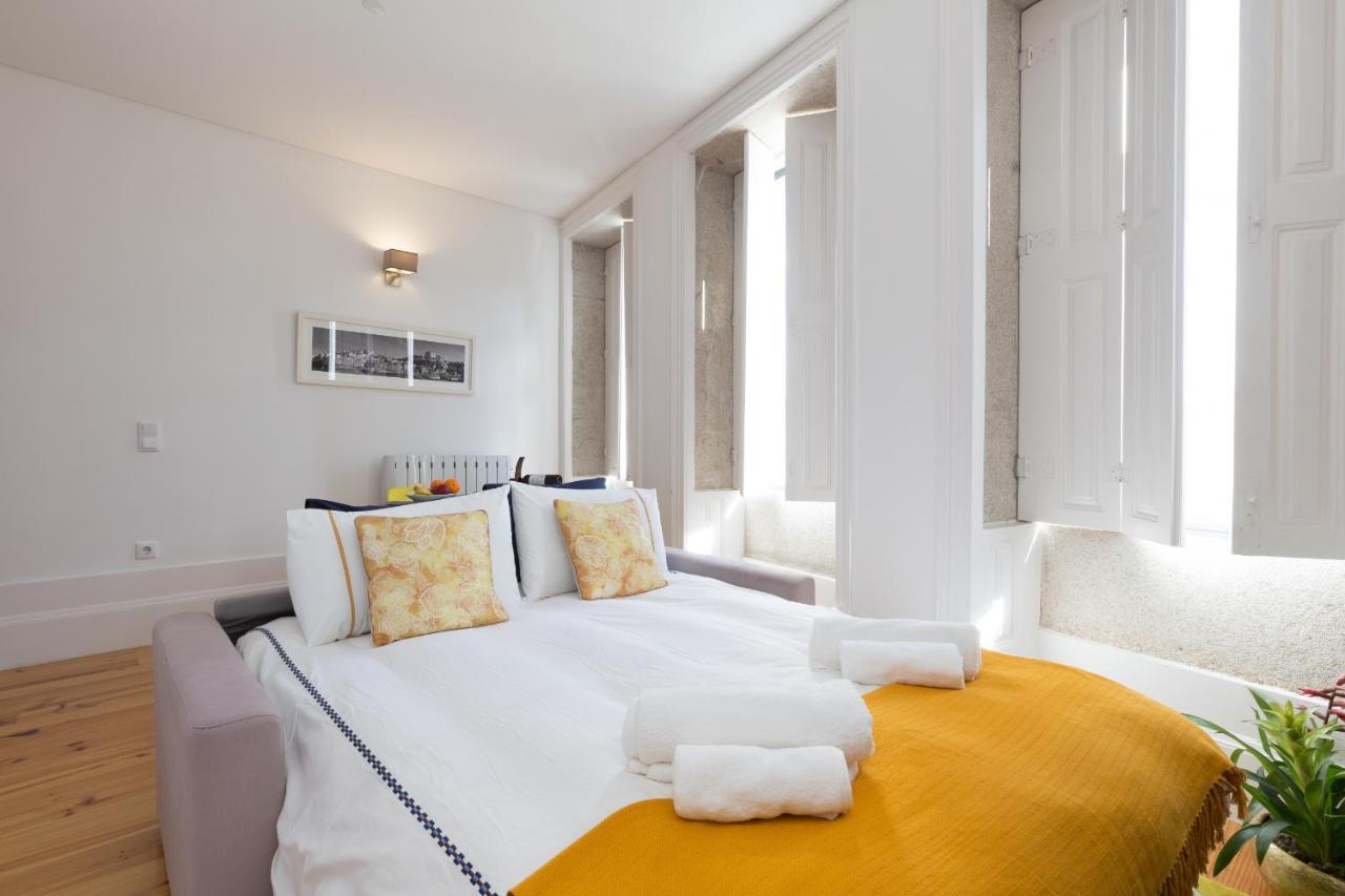 Host Wise - Colorful Stunning Sunlit Flat Apartment Porto